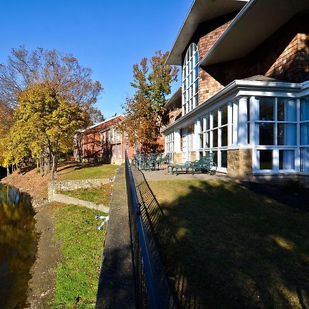 Best Western Plus The Inn&Suites at the Falls Poughkeepsie Exterior foto