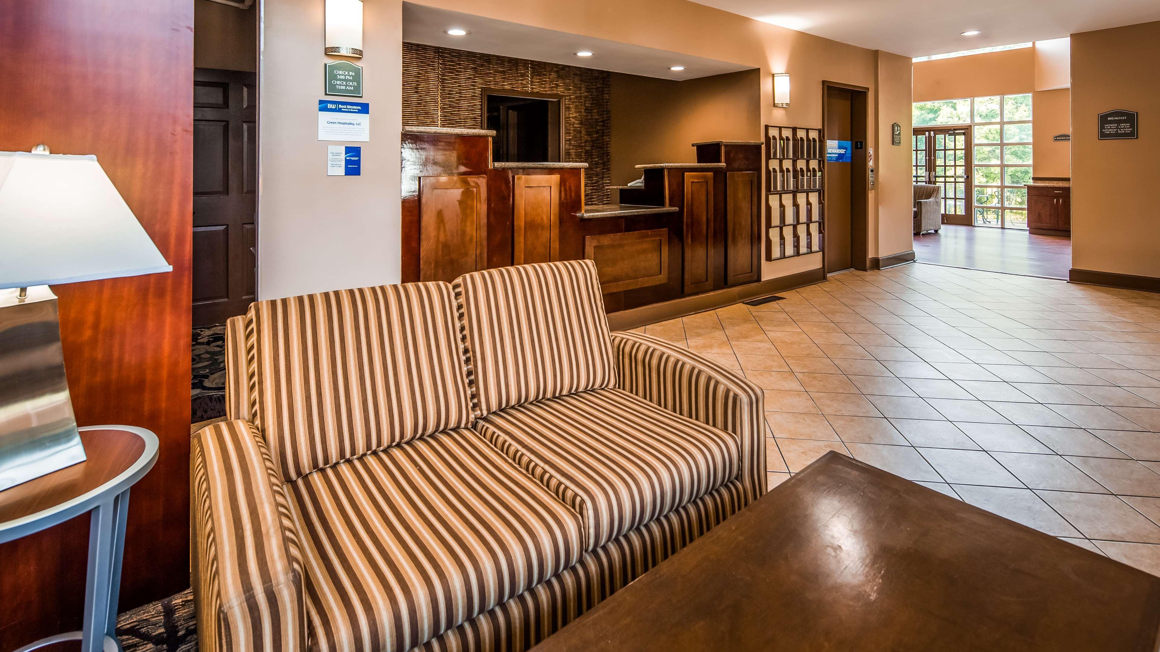 Best Western Plus The Inn&Suites at the Falls Poughkeepsie Exterior foto