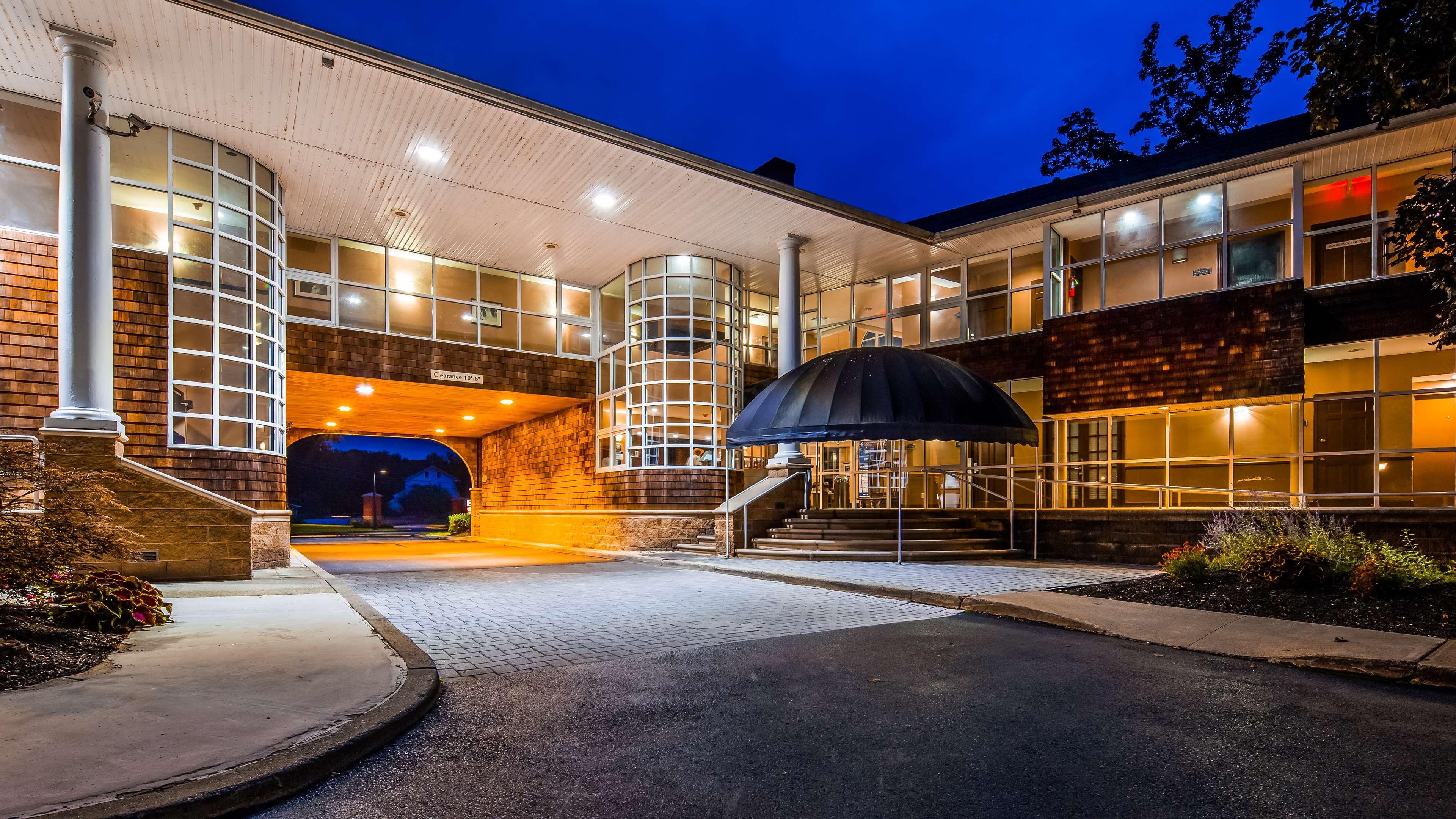 Best Western Plus The Inn&Suites at the Falls Poughkeepsie Exterior foto
