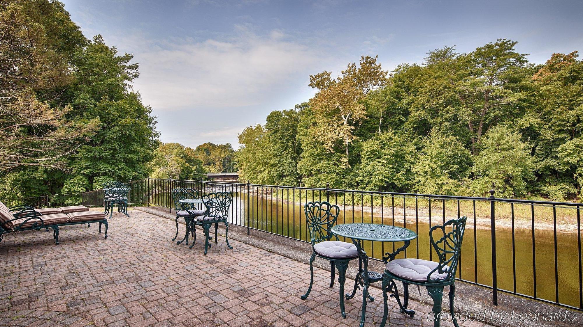 Best Western Plus The Inn&Suites at the Falls Poughkeepsie Exterior foto