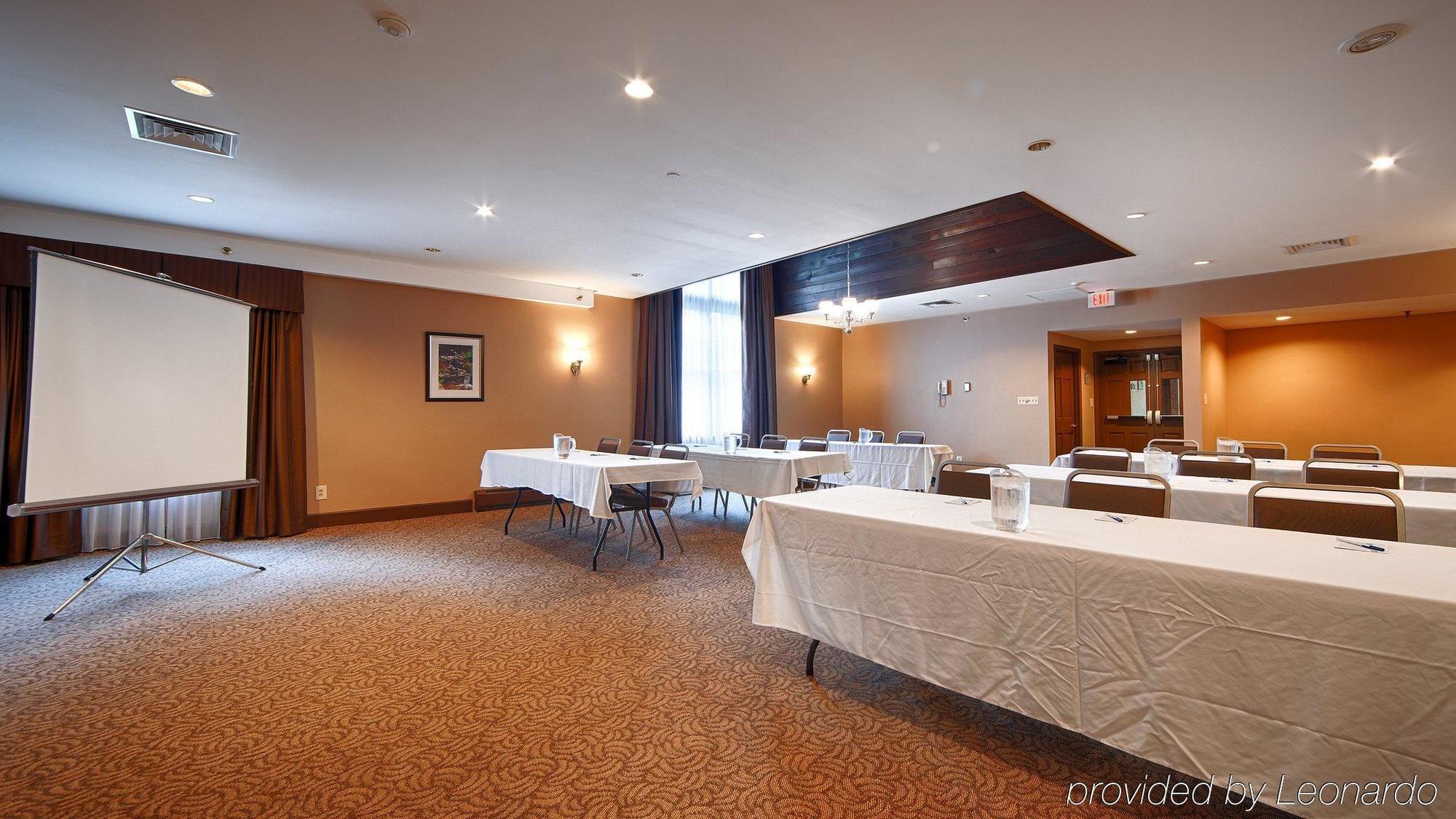 Best Western Plus The Inn&Suites at the Falls Poughkeepsie Exterior foto