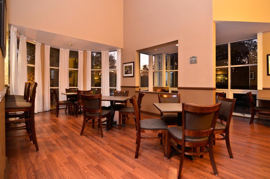 Best Western Plus The Inn&Suites at the Falls Poughkeepsie Interior foto