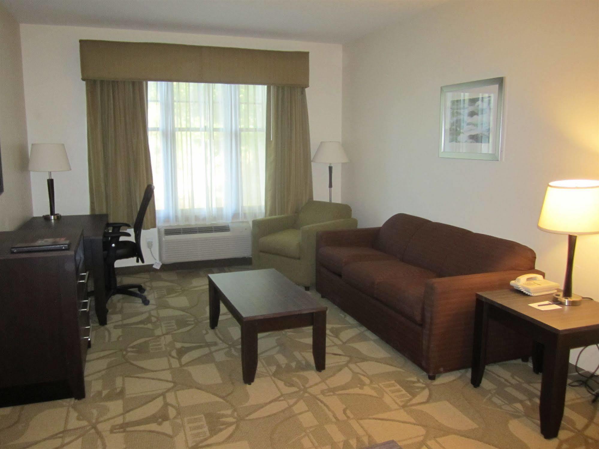 Best Western Plus The Inn&Suites at the Falls Poughkeepsie Exterior foto