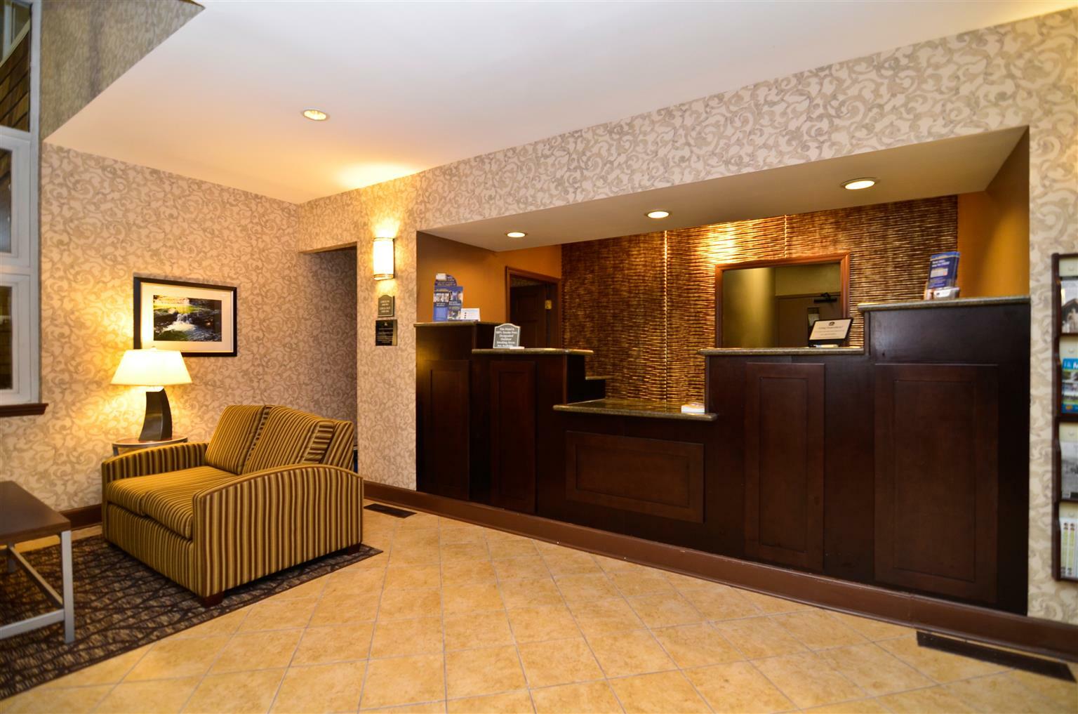 Best Western Plus The Inn&Suites at the Falls Poughkeepsie Exterior foto